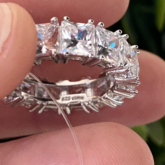 Brand New thick Sparkling cubic zirconia Sterling Silver 925 Band size 7 - Picture 2 of 7